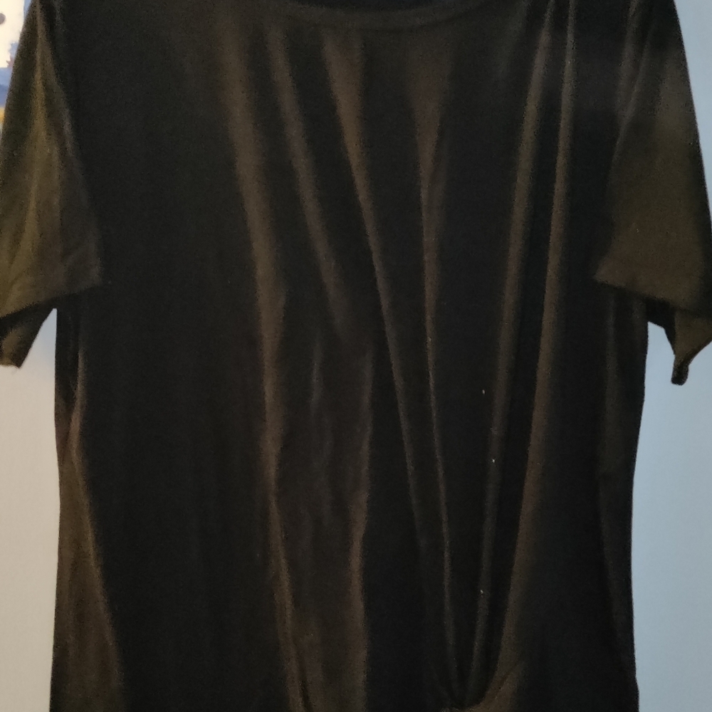 Black knotted short sleeve shirt